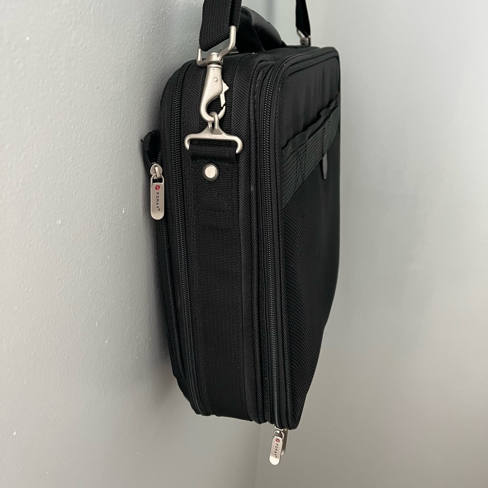 NWOT Foray Laptop/Computer Messenger Shoulder Bag - Picture 5 of 14
